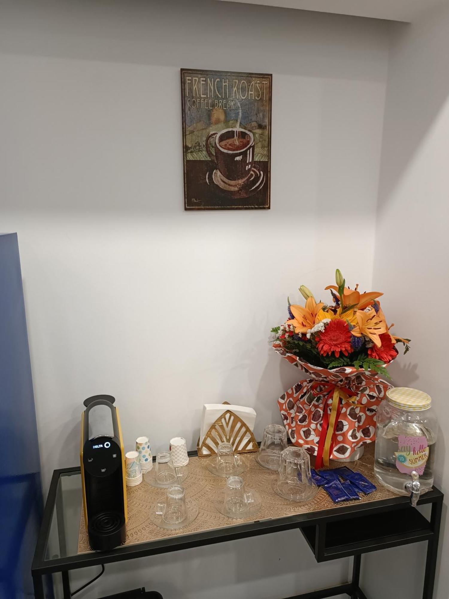 Plaza Caparica Hostel Коста да Капарика Екстериор снимка