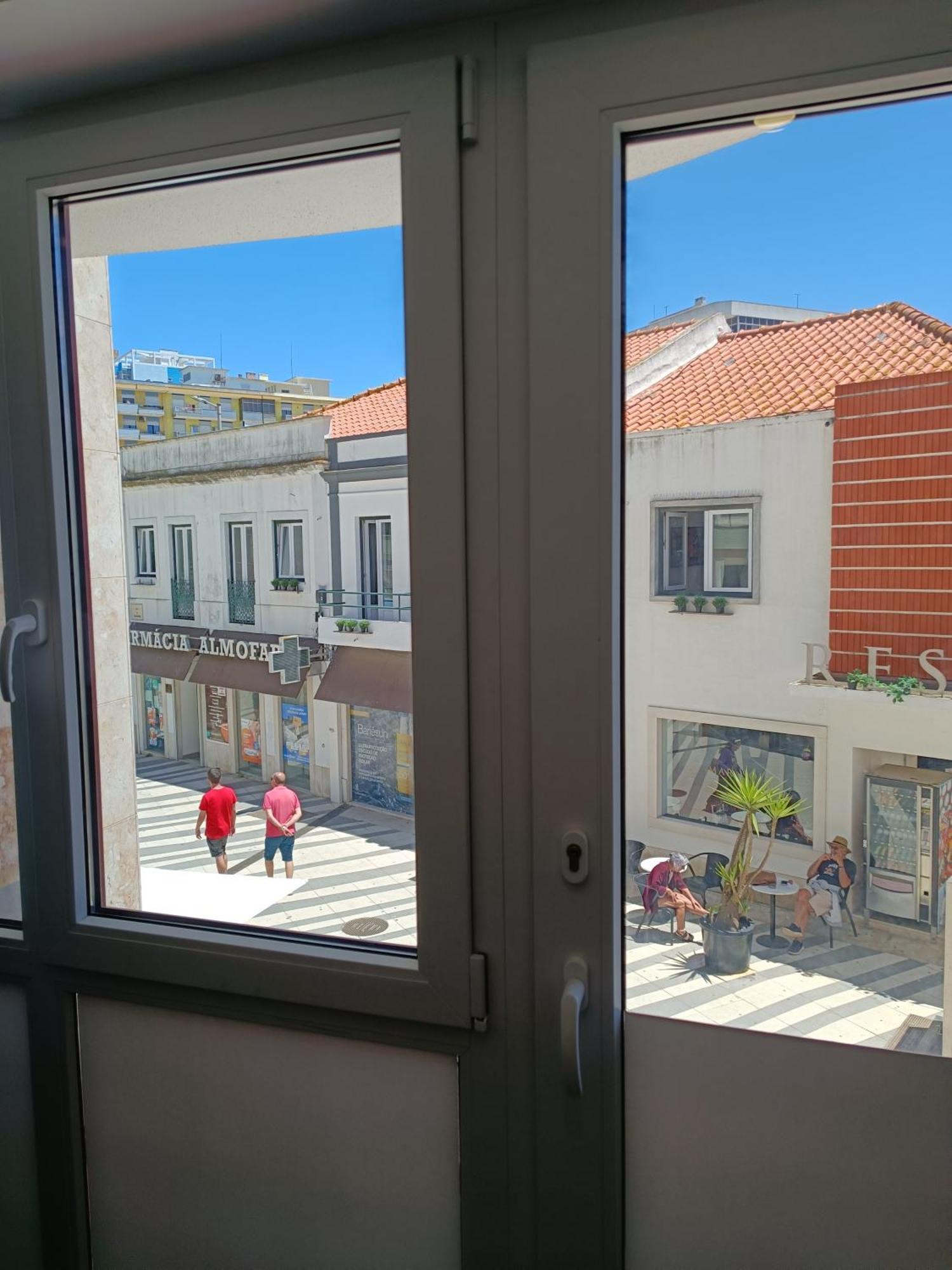 Plaza Caparica Hostel Коста да Капарика Екстериор снимка