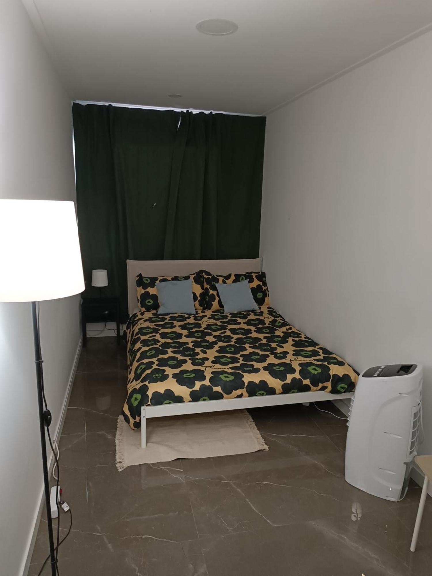 Plaza Caparica Hostel Коста да Капарика Екстериор снимка