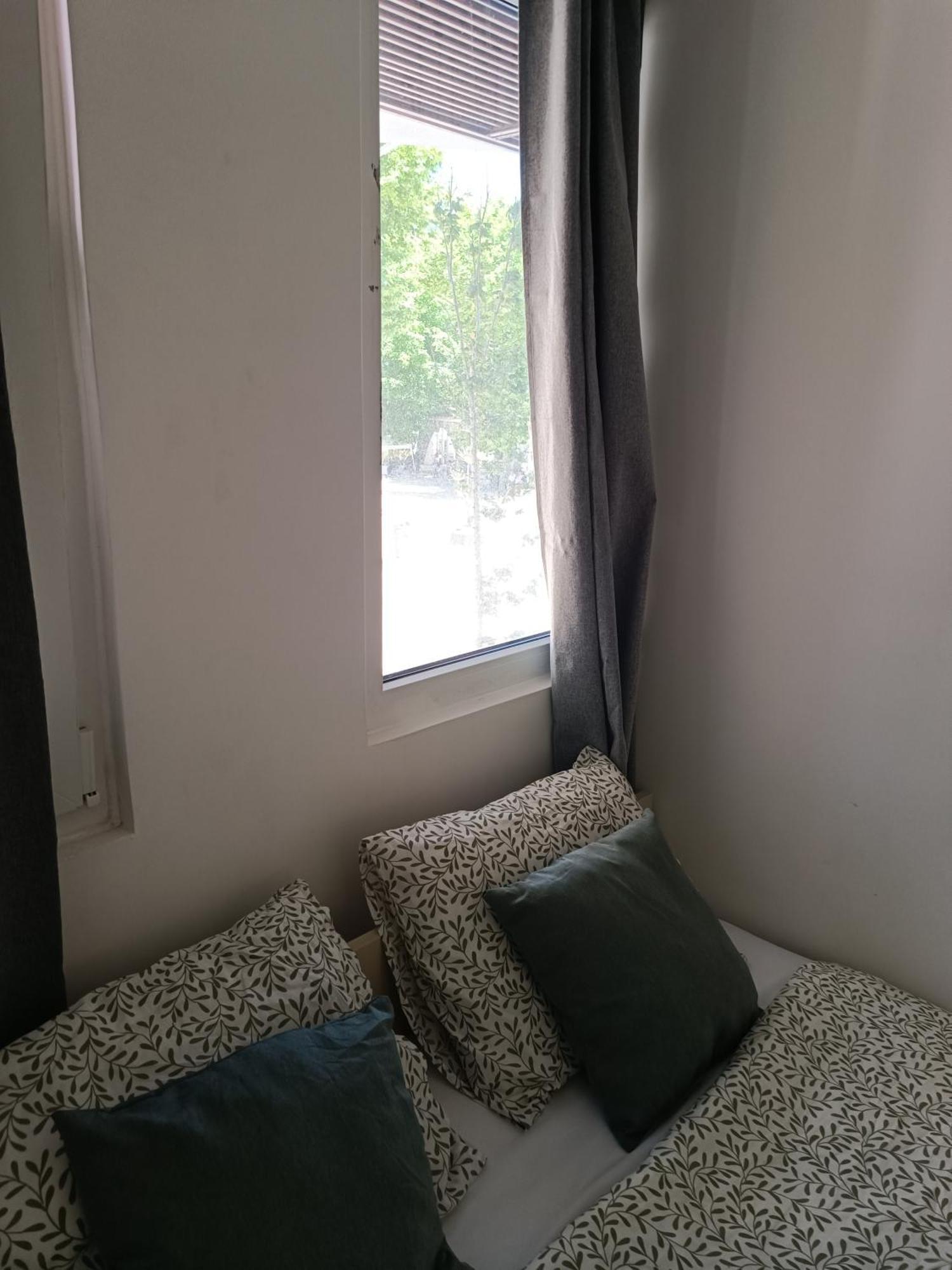 Plaza Caparica Hostel Коста да Капарика Екстериор снимка