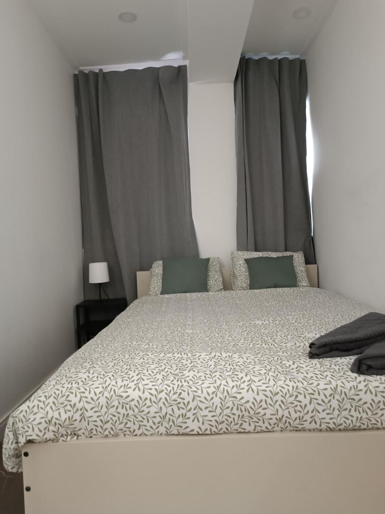 Plaza Caparica Hostel Коста да Капарика Екстериор снимка